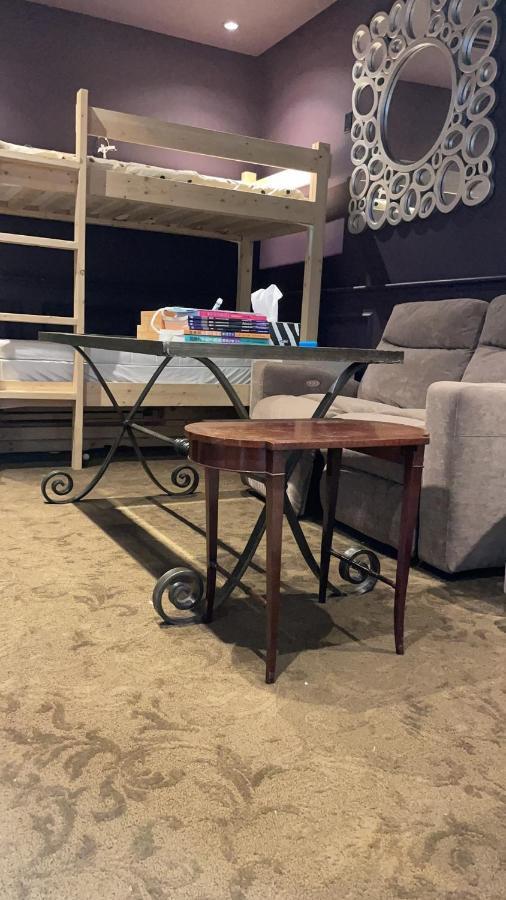 Vancouver Luxury Hotel Bagian luar foto